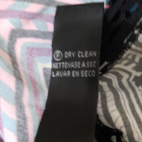 Geometric Patterned Tube Top - Picture 7 of 11